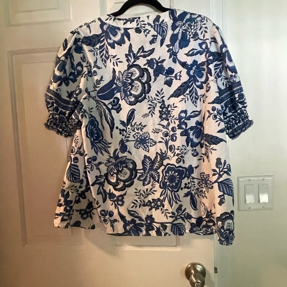 SHEIN Blue and White Floral Blouse - Picture 3 of 4